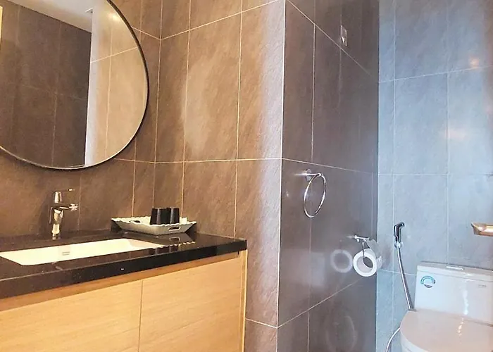 Sweet Home - Homestay Apartment System At Icon 40 Ha Long Building Apartment